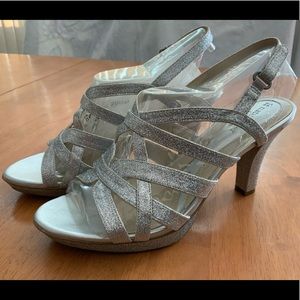 Naturalizer Silver Dress Sandal  size 9.5